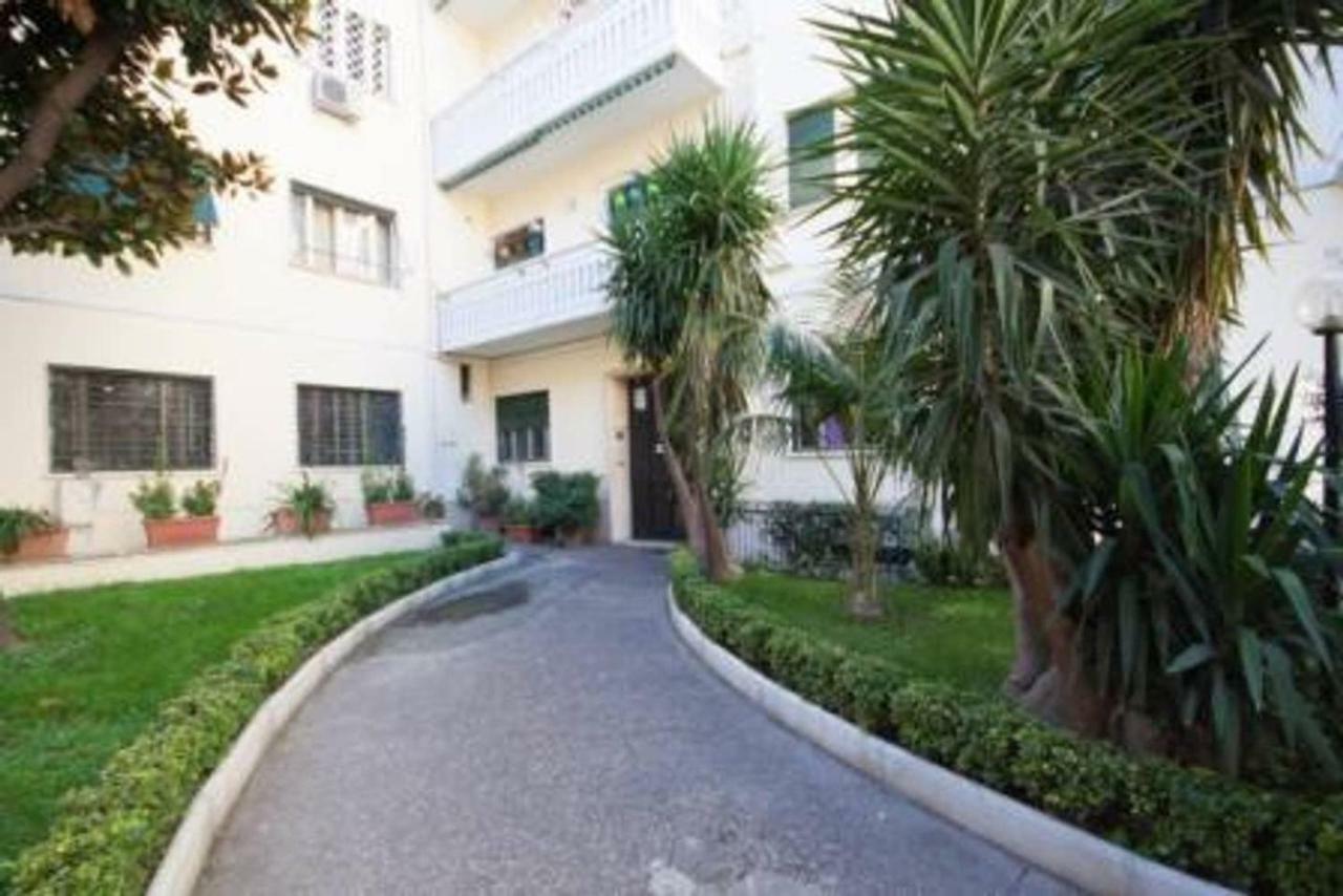 Easylife Apartment โรม ภายนอก รูปภาพ